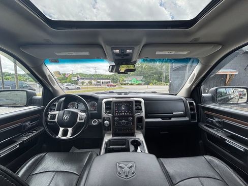Used 2017 RAM 1500 Laramie w/ Convenience Group AWD/4WD image 11