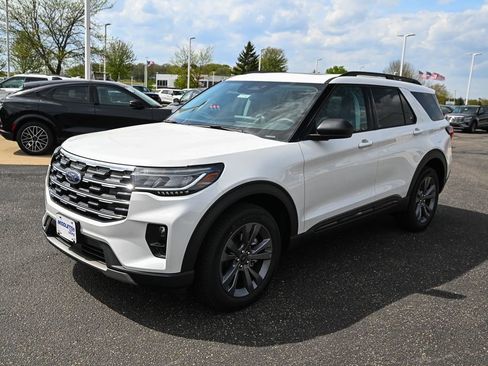 New 2026 Ford Explorer Active w/ Active Comfort Package AWD/4WD image 9