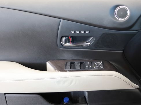 Used 2013 Lexus RX 350 w/ Navigation Pkg image 12