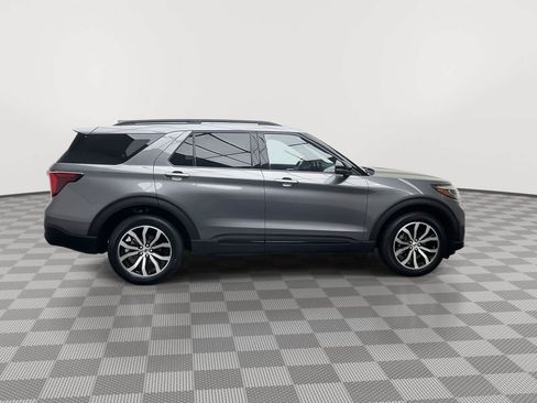 Certified 2025 Ford Explorer ST-Line AWD/4WD image 43