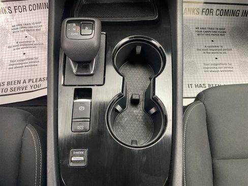 Used 2024 Nissan Rogue S FWD image 15