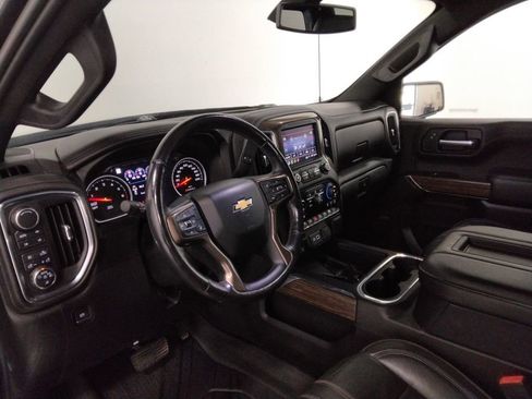 Used 2019 Chevrolet Silverado 1500 High Country image 32
