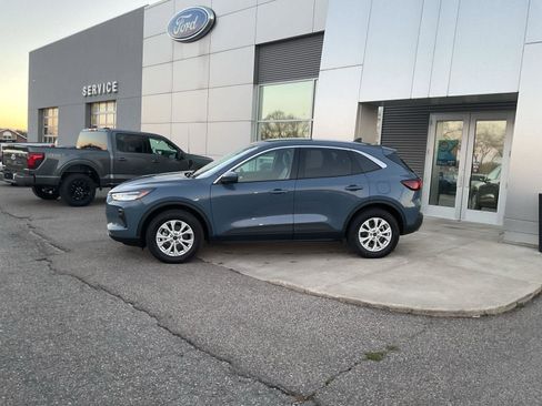Used 2023 Ford Escape Active w/ Tech Pack #2 image 2