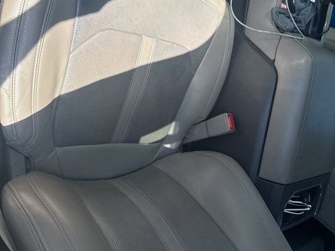 Used 2021 Ford Expedition Limited image 3