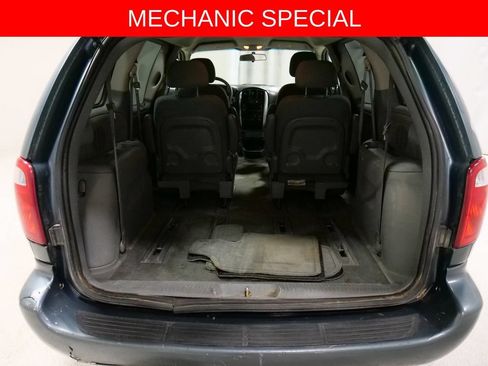 Used 2007 Dodge Caravan SXT w/ Popular Equipment Group I FWD image 6