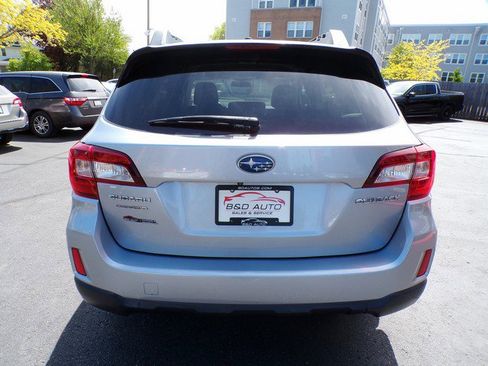 Used 2015 Subaru Outback 2.5i Premium AWD/4WD image 4