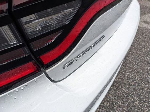 Used 2018 Dodge Charger SXT RWD image 14