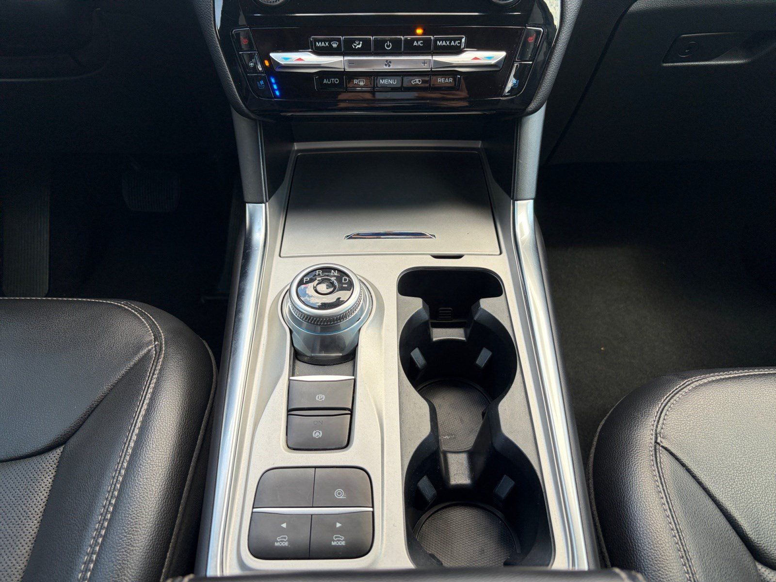 Certified 2023 Ford Explorer Limited w/ Limited Technology Package RWD image 18