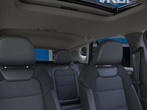 New 2026 Chevrolet Trax LT w/ Sunroof Package image 54