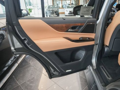 New 2026 Lexus LX 700h Luxury image 9