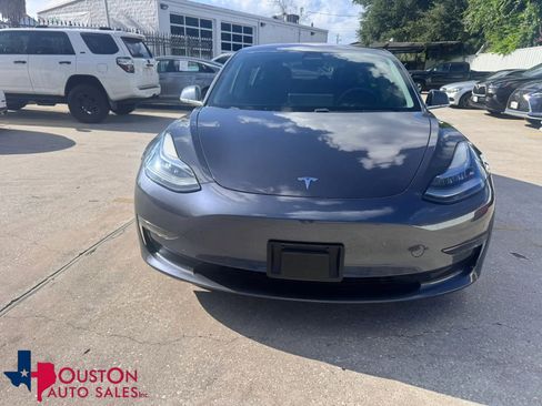 Used 2018 Tesla Model 3 Long Range RWD image 1