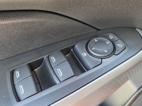 New 2026 Chevrolet Trax RS w/ Sunroof Package FWD image 34