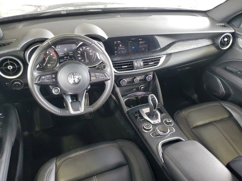 Used 2023 Alfa Romeo Stelvio Sprint RWD image 12