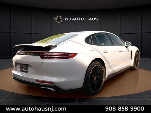 Used 2020 Porsche Panamera RWD image 15