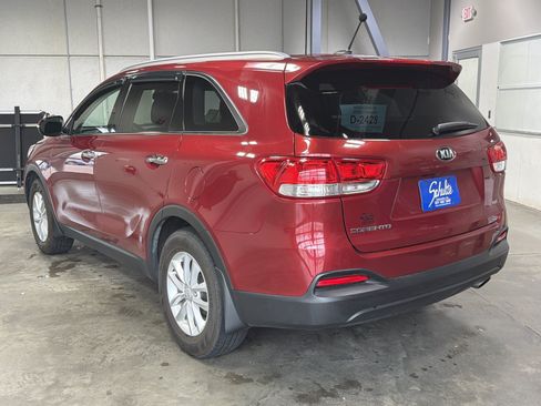 Used 2016 Kia Sorento FWD image 5