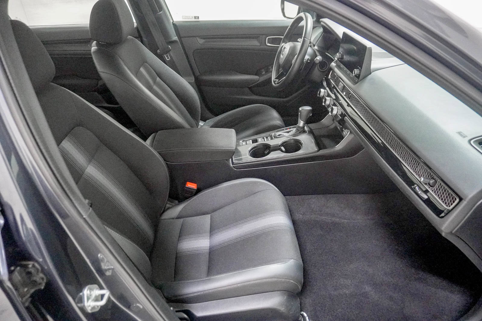 Used 2025 Honda Civic Sport image 29