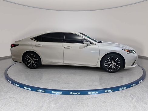 Certified 2024 Lexus ES 350 w/ Premium Package FWD image 4