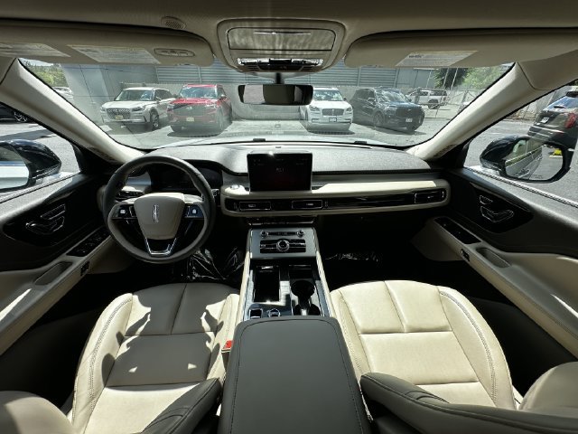 Certified 2024 Lincoln Aviator AWD w/ Elements Package image 16