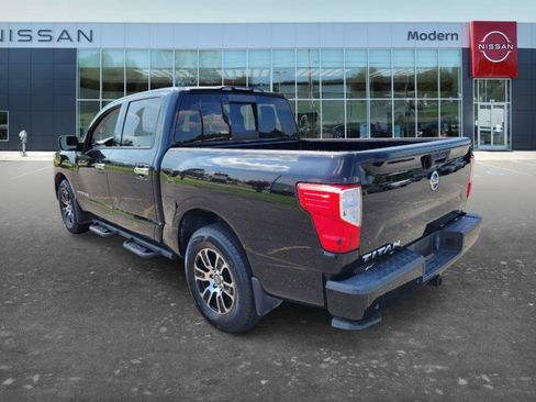 Used 2021 Nissan Titan SV w/ SV Convenience Package RWD image 7