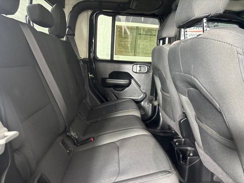 Used 2021 Jeep Gladiator Sport AWD/4WD image 25