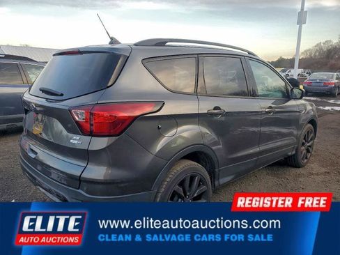 Used 2019 Ford Escape SE image 6