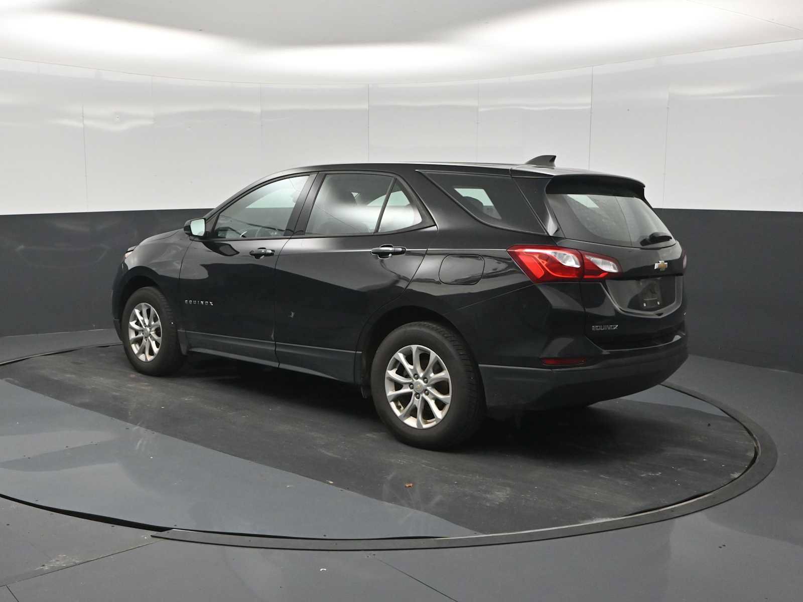 Used 2019 Chevrolet Equinox LS AWD/4WD image 5