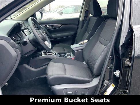 Used 2018 Nissan Rogue SV image 26