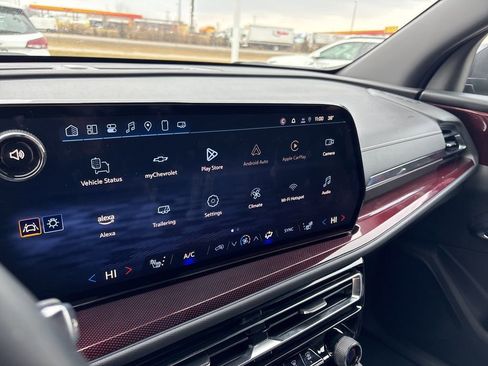 Used 2025 Chevrolet Traverse Z71 w/ Driver Confidence Package image 42