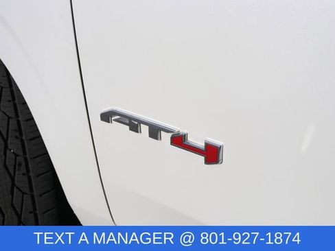 Used 2023 GMC Yukon XL AT4 w/ AT4 Premium Plus Package AWD/4WD image 13