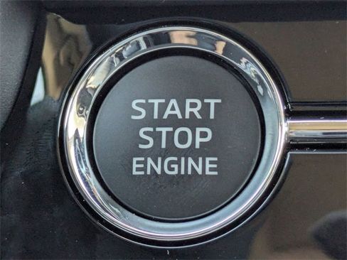 New 2025 Mitsubishi Outlander SE image 35