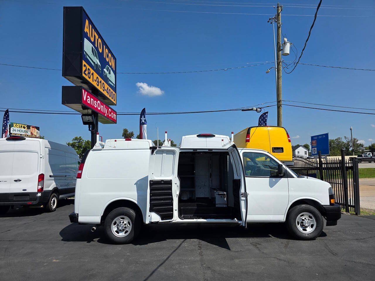 Used 2020 Chevrolet Express 2500 Extended w/ Driver Convenience Package RWD image 5
