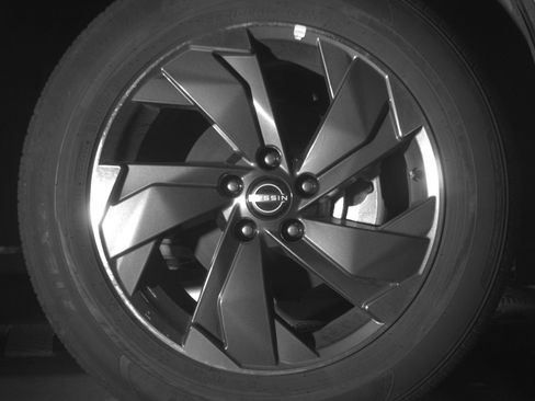 Used 2025 Nissan Rogue SV image 13