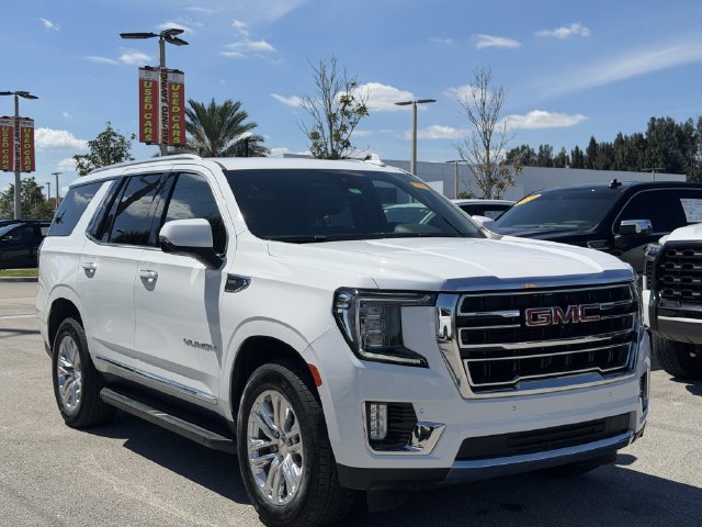 Used 2024 GMC Yukon SLT w/ SLT Luxury Package RWD image 2