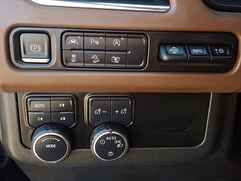 Used 2024 Chevrolet Tahoe High Country image 28