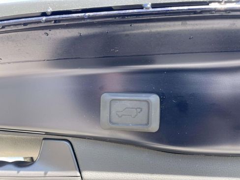 Used 2025 Toyota RAV4 XLE Premium image 50