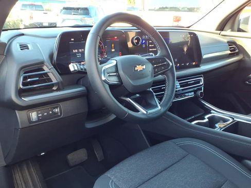 Used 2026 Chevrolet Traverse LT AWD/4WD image 9