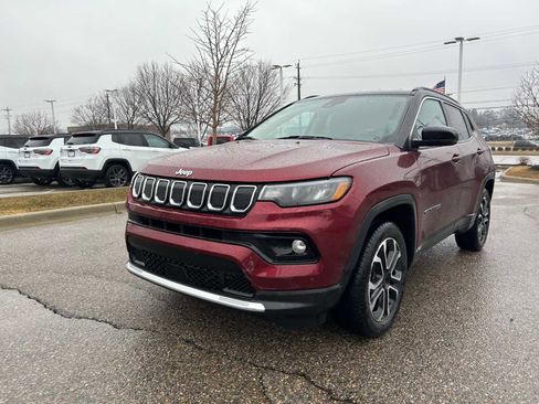 Certified 2022 Jeep Compass Limited image 4