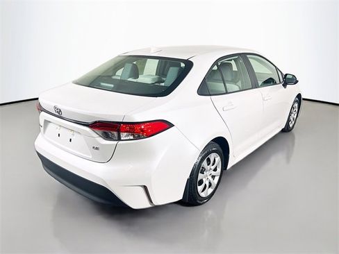 Used 2025 Toyota Corolla LE image 7