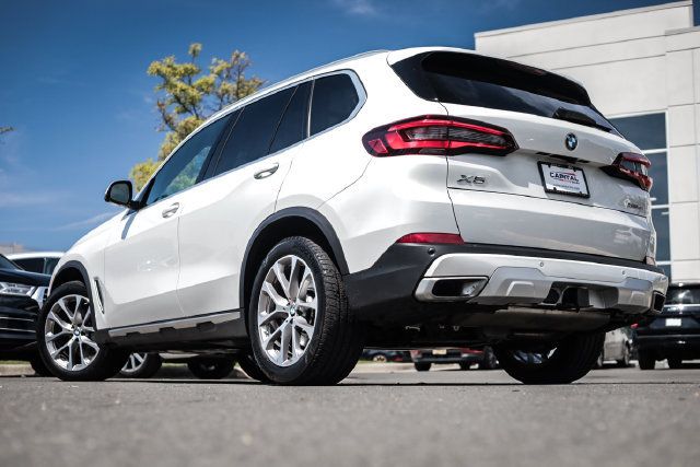 Used 2022 BMW X5 xDrive40i AWD/4WD image 2
