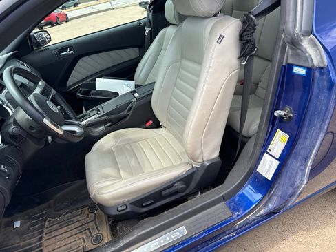 Used 2013 Ford Mustang GT Premium w/ Security Pkg RWD image 13