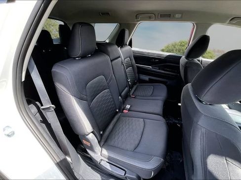 Certified 2024 Nissan Pathfinder SV FWD image 24