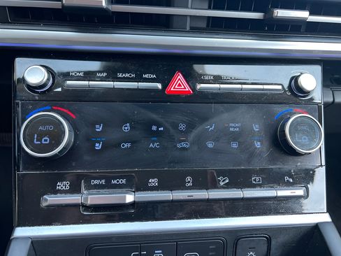 Certified 2024 Hyundai Santa Fe Limited AWD/4WD image 29