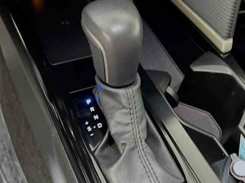 Used 2025 Toyota Camry SE w/ Multimedia Upgrade Package image 24