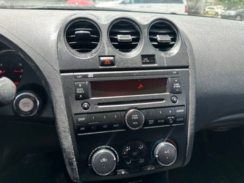 Used 2010 Nissan Altima 2.5 S FWD image 20