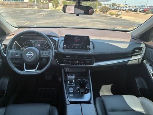 Certified 2023 Nissan Rogue SV w/ SV Premium B Package FWD image 11