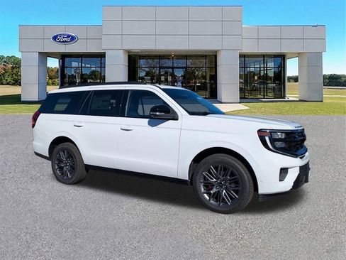 New 2025 Ford Expedition Platinum w/ Stealth Performance Package AWD/4WD image 3