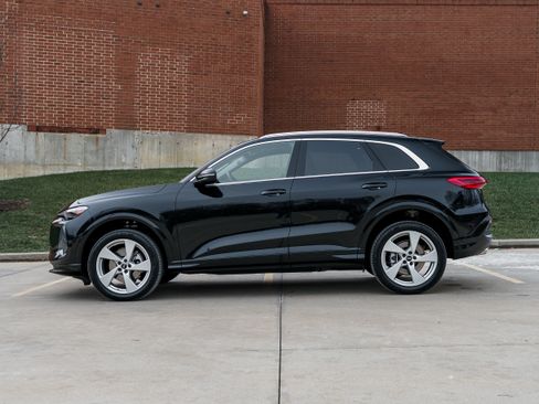 Certified 2025 Audi Q5 Premium Plus image 6