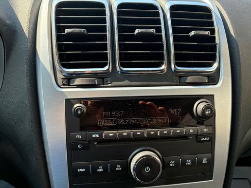 Used 2011 GMC Acadia SLE FWD image 21