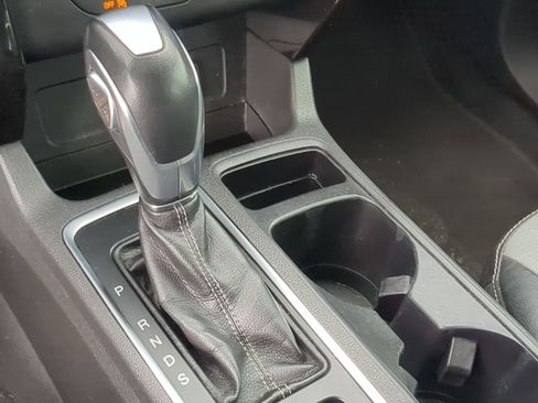 Used 2019 Ford Escape SE FWD image 18