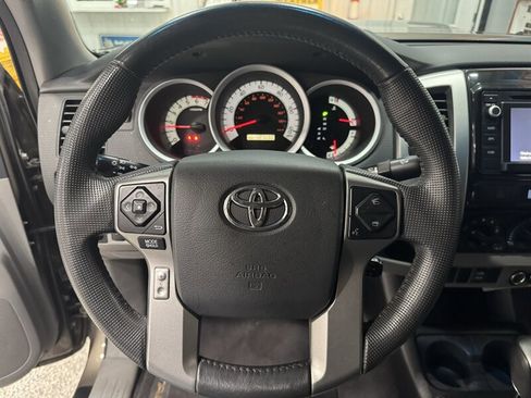 Used 2014 Toyota Tacoma 4x4 Access Cab V6 image 7